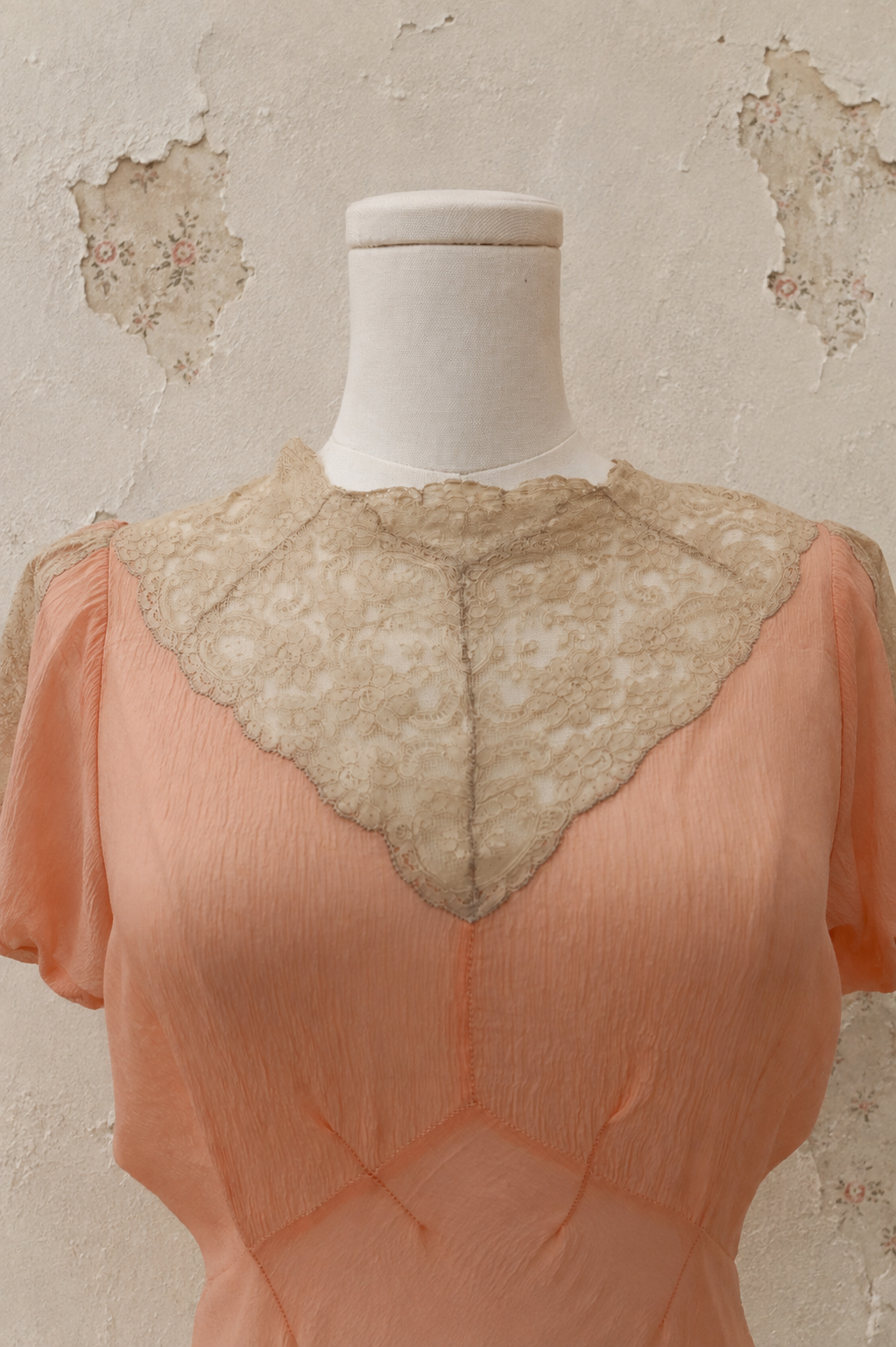 1930s Peach Silk Crepe Bias-Cut Gown and Lace Peignoir Set
