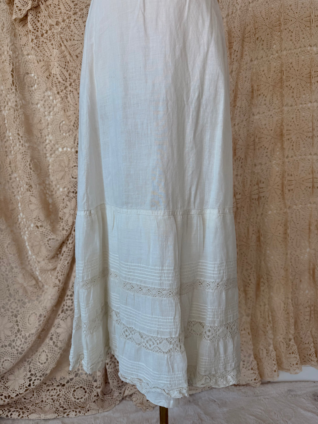 1900s Edwardian Cotton Petticoat with Crochet Lace Trim